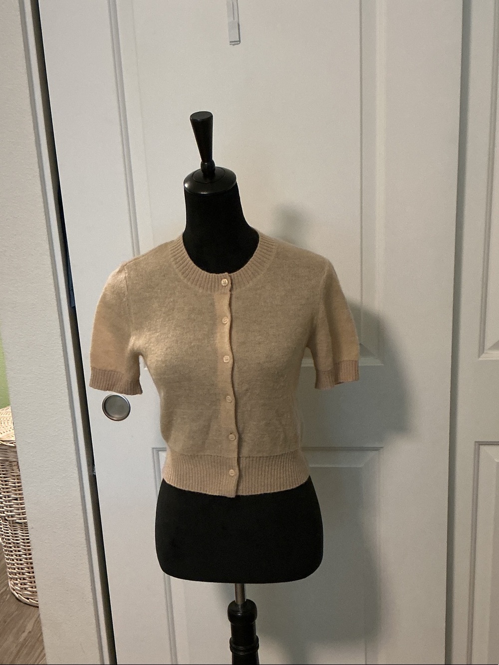 MO&Co. Short-Sleeve Button Cardigan in Beige XS